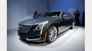 캐딜락 최고급 신형 세단 ‘CT6’ 1호차 경매 나와