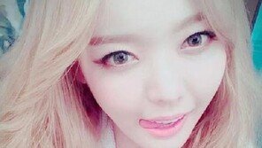 ‘달샤벳’ 세리, 신곡 ‘조커’ 홍보… “혀 빼꼼, 물오른 미모”