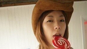 요조 “홍대 여신, ‘원조’ 붙어… 족발집도 아니고”