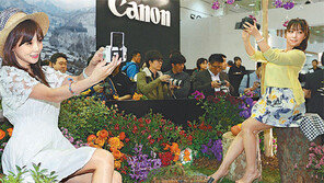 국제사진영상기자재전… “최신 카메라 만나보세요”