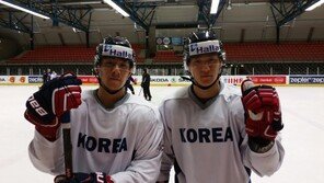 남 아이스하키 아쉬운 역전패…. 2부리그 복귀 먹구름