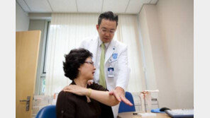 오십견 환자 증가, 가사 노동 주요 원인…“혈액순환 장애로 근육 굳는다”