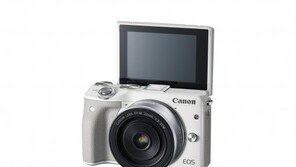 "셀카와 무선 공유" 여자를 아는 미러리스 'EOS M3' 출시