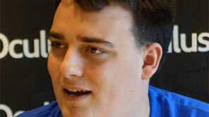 러키 오큘러스VR 창업자 “가상현실 통해 수술과정 교육”