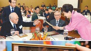 朴대통령, 콜롬비아 참전용사와 40년 만의 재회