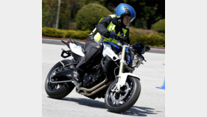 처음엔 변속-회전 ‘쩔쩔’… 끝날땐 시선처리까지 ‘뿌듯’