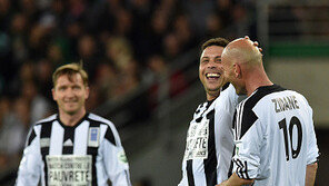 [영상] 호나우두, 자선경기서 해트트릭…“수익금 에볼라 퇴치 지원”