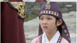 ‘화정’ 광해군, 겁에 질린 영창대군에 속내 드러내... ‘눈길’