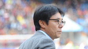 [오버헤드킥] 주중 일정 사라진 포항 “차라리 살인일정이 낫지”