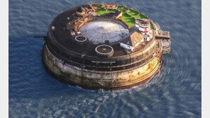 [영상] 바다 한복판 요새 호텔, 가장 배타적인 개인섬…“꿈의 결혼식 가능“