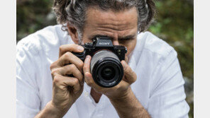 [Q매거진]극강의 해상도로 더 생생한 사진… 흔들려도 괜찮아, 소니니까