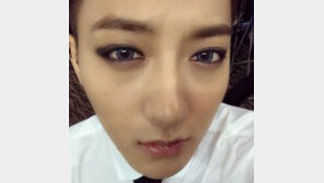 타오, 엑소 탈퇴설… 아버지 “팬들에게 큰 상처가 될 결정, 사죄드린다”