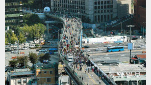 [단독/수도권]서울역 고가도로서 ‘불통의 피크닉’