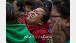 [화보] 네팔 7.8 지진피해, 최소 2500명 사망