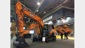 [디자인 경영]두산그룹, 디자인 바꾼 굴삭기 친근감이 두 배