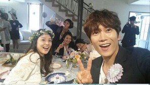 지성 이보영, 지인들과 베이비샤워 파티…‘행복 가득’