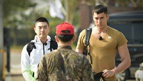 줄리엔강 한상진, 진짜사나이2입소...사복도 국방색 ‘다부진 각오’