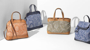 [Love&Gift]에트로, 파도가 출렁이는 듯 시원한 느낌… 데님소재 토트백