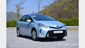 [조창현의 신차명차 시승기] 커지고 안전해진 ‘프리우스V’ 실제 연비는?