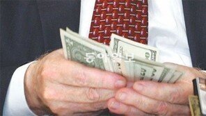 이성이 쓰는 아까운 지출… 남자가 생각하는 아까운 여자지출 ‘간식비’