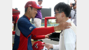 [현장리포트] 장애소년, 시구는 못했지만 영웅과 만나다