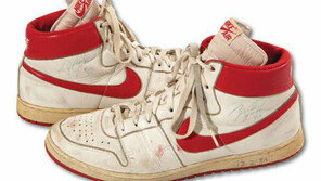 조던 NBA 첫 농구화 7660만원 낙찰