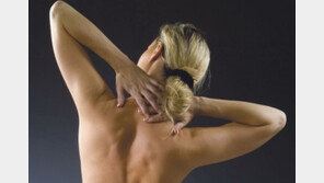 오십견 치료는 비수술적인 도수치료가 효과적