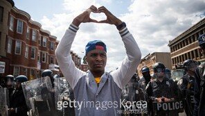 미국 볼티모어 대규모 폭동… 한인 피해 상황, 가게 10여 곳 방화·약탈
