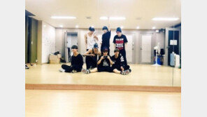 방탄소년단, ‘화양연화 pt.1’ 컴백 무대 연습 인증샷 “감사하고 고마운 밤”