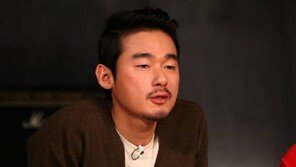 허지웅 ‘썰전’ 하차 이유는? “미친척 내 의견 밝혔지만 스트레스” 마음고생 심했나