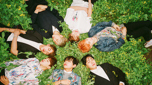 방탄소년단 “인생에서 가장 아름다운 순간,‘청춘’을 노래했다”