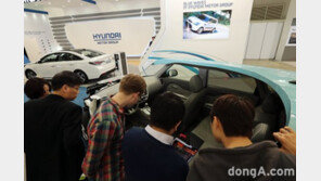 [포토]EVS28, 전기차 실내 절반으로 뚝 잘라 ‘실내가 궁금해’