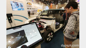 [포토]EVS28, 쏘울 전기차  ‘속내를 드러내니 관심 집중’