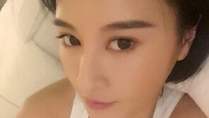 ‘G컵녀’ 판링, 가슴 드러낸 셀카… 男心 후끈!