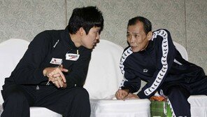 박태환 “친하게 따라붙던 사람들 다 떠났다” 스승에 토로