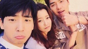 ‘앵그리맘’ 김희선, 수갑에 죄수복까지 착용한 김태훈 사진 공개…이유는?