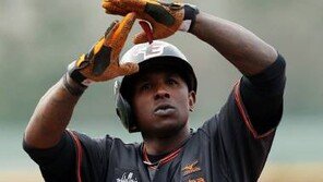 한화 모건 퇴출, 1군→2군에 결국 웨이버공시…김성근 감독 눈 밖에 났다?