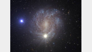 젊은 은하 발견, 우주 비밀 풀리려나…‘가장 멀리 있는 은하 EGS 발견’