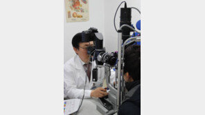30대 노안 환자 급증, 지나친 당분 섭취도 문제…눈 건강에 좋은 음식은?