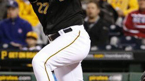 강정호, 채프먼의 160km 광속구를 ‘쾅’…타율 0.289로 급상승