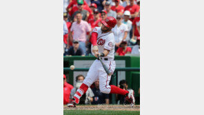 [ML 인사이드] 3연타석 홈런 하퍼, 천적 콜러도 그를 막지 못했다