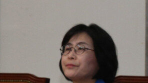 새정치 유승희, ‘공갈’ 설전 속 뜬금없이 노래 불러 ‘마이 웨이’