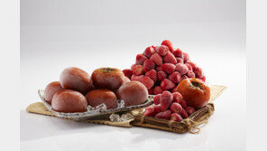 “과일을 얼려먹자” 불황에도 ‘냉동 과일’은 전성시대