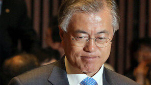 문재인 사과 “민망한 모습 보여 죄송....‘친노 수장’ 말 없어질 때까지 노력하겠다”