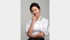 [연예 뉴스 스테이션] 장미인애, 12세 연상 금융인과 2년째 열애 