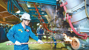 포스코 포항2고로 수리 마치고 화입식