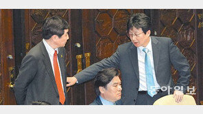 법안 달랑 3건 처리하고 싸움만 한 국회  