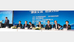 한중 ‘우호의 길’ 이끄는 양국 원로들