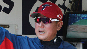 4차원 시프트 김기태 감독 “집사람이 사고치지 말래요”