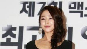 이사강, 전 연인 배용준에 축하메세지 “할리우드 프렌드십”